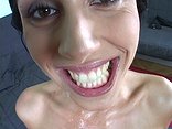 Marion aime se faire enfler le fion !